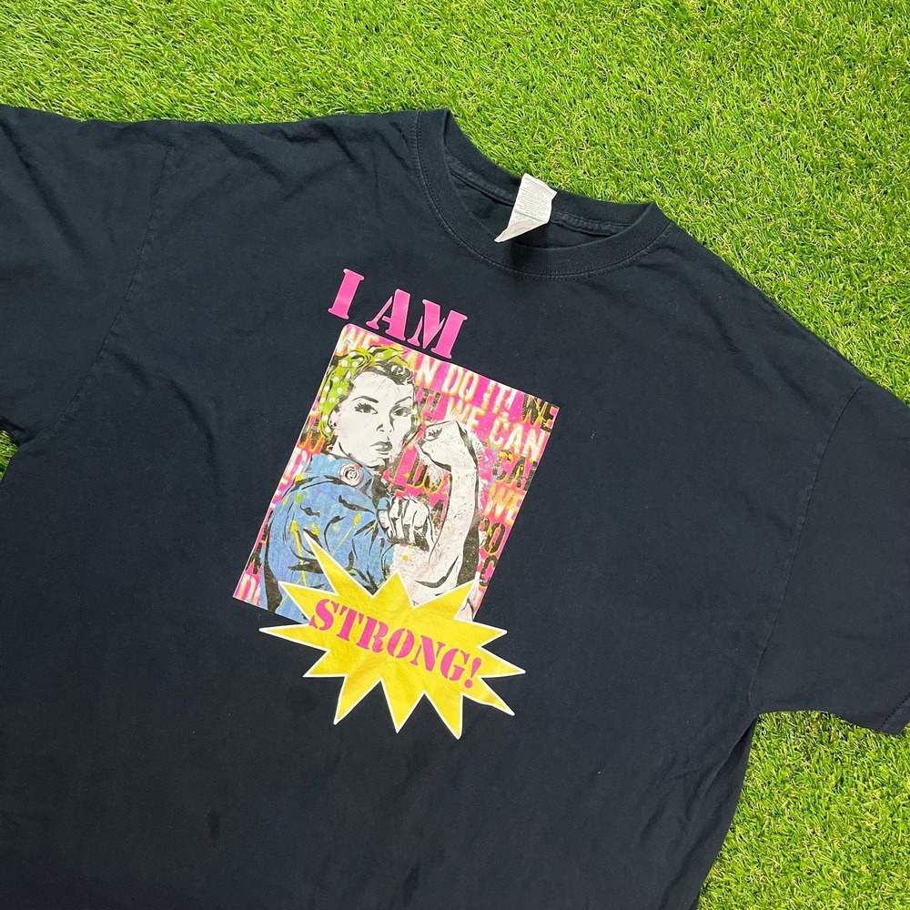 I AM STRONG Shirt XL Gildan Rosie Graphic Tee Empowerment Feminist Quote